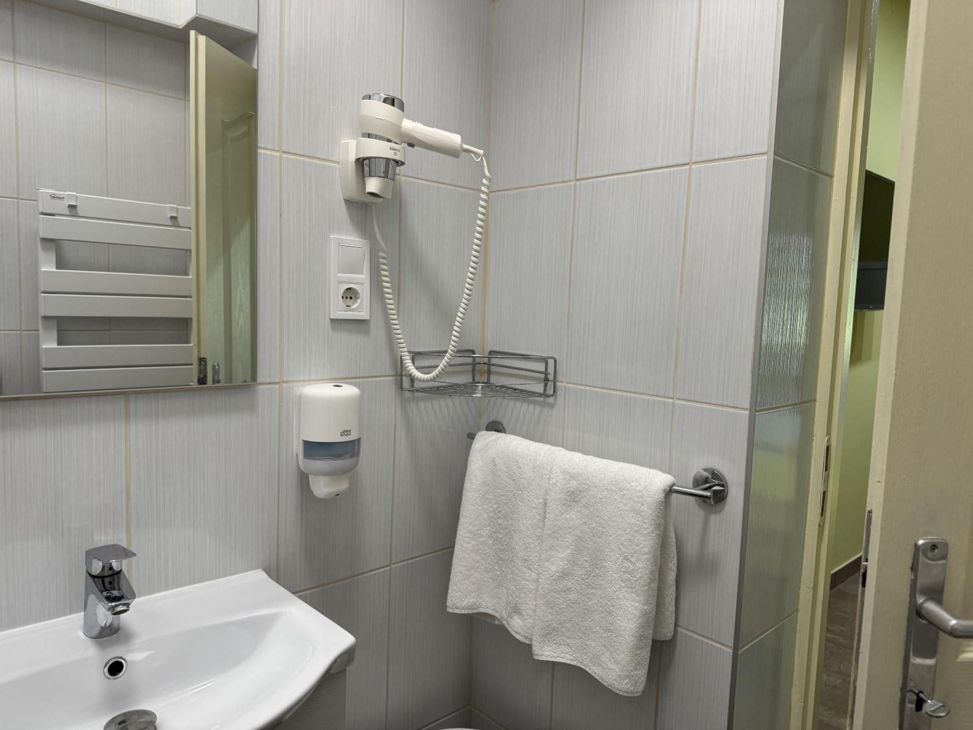 Szem-S Vendeghaz Hotel บาลาตอนเซเมช ภายนอก รูปภาพ
