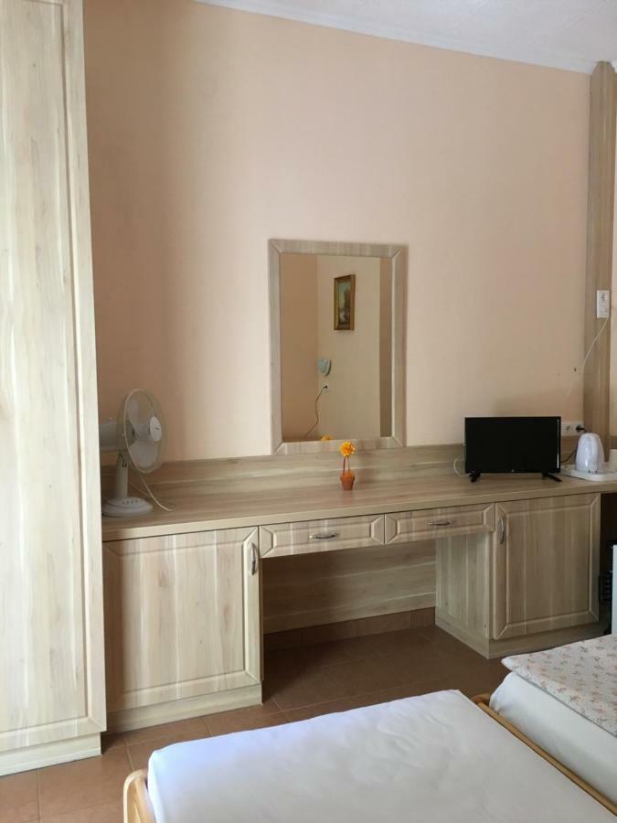 Szem-S Vendeghaz Hotel บาลาตอนเซเมช ภายนอก รูปภาพ